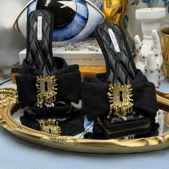 🆕 GIANNI BINI 🧿 NWOB Peeka Surrealist Keyhole Ornament Bow Slide, Black - Sz 8 - Picture 5 of 16